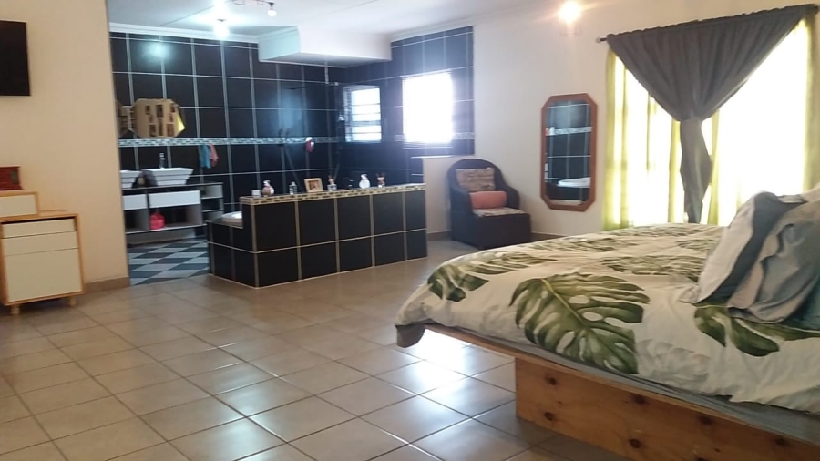 4 Bedroom Property for Sale in Bluewater Bay Eastern Cape